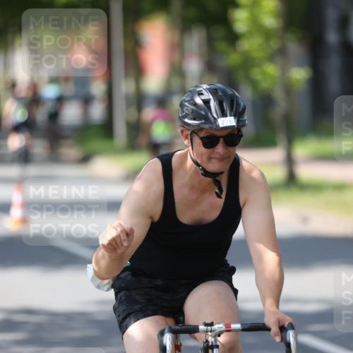 10.08.2025 - GEWOBA Citytriathlon Bremen Yannick Fuchs http://msf.ph/oto/8565452 10.08.2025 14:48:49 Radfahren 179, 181, 276, 365, 389, 426, 487 meine-sportfotos.de