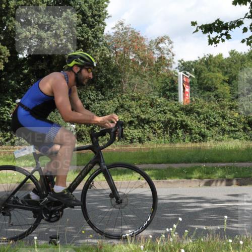 10.08.2025 - GEWOBA Citytriathlon Bremen Yannick Fuchs http://msf.ph/oto/8565460 10.08.2025 12:07:26 Radfahren 650, 740, 786, 815, 831 meine-sportfotos.de