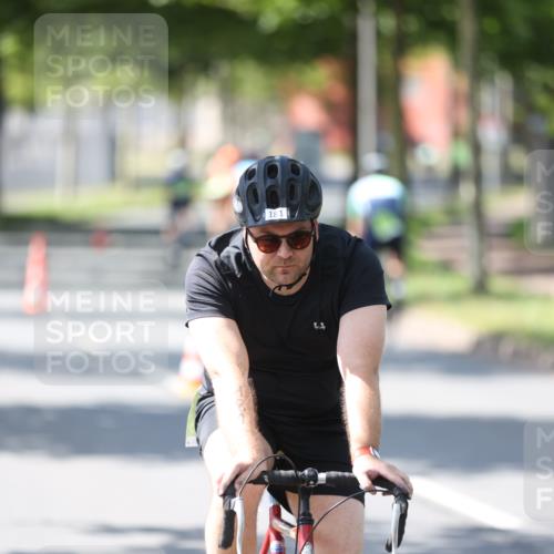 10.08.2025 - GEWOBA Citytriathlon Bremen Yannick Fuchs http://msf.ph/oto/8565463 10.08.2025 14:49:05 Radfahren 181, 318, 351, 373, 403 meine-sportfotos.de