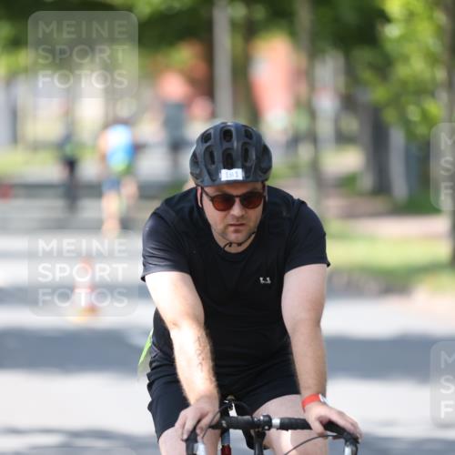 10.08.2025 - GEWOBA Citytriathlon Bremen Yannick Fuchs http://msf.ph/oto/8565464 10.08.2025 14:49:05 Radfahren 181, 318, 351, 373, 403 meine-sportfotos.de