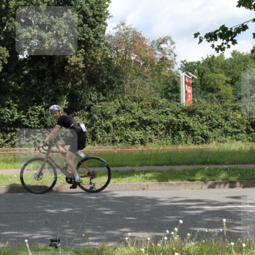 10.08.2025 - GEWOBA Citytriathlon Bremen Yannick Fuchs http://msf.ph/oto/8565465 10.08.2025 12:07:32 Radfahren 559, 650, 693, 705, 706, 721, 740, 786, 815, 831 meine-sportfotos.de