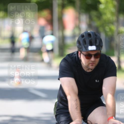 10.08.2025 - GEWOBA Citytriathlon Bremen Yannick Fuchs http://msf.ph/oto/8565466 10.08.2025 14:49:05 Radfahren 181, 318, 351, 373, 403 meine-sportfotos.de