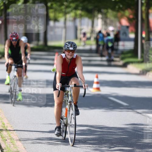 10.08.2025 - GEWOBA Citytriathlon Bremen Yannick Fuchs http://msf.ph/oto/8565473 10.08.2025 14:49:07 Radfahren 181, 318, 351, 373, 403 meine-sportfotos.de
