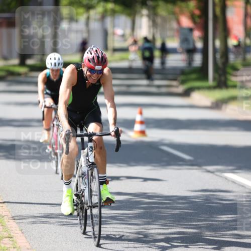 10.08.2025 - GEWOBA Citytriathlon Bremen Yannick Fuchs http://msf.ph/oto/8565478 10.08.2025 14:49:09 Radfahren 318, 351, 373, 401, 403 meine-sportfotos.de