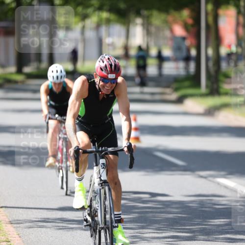 10.08.2025 - GEWOBA Citytriathlon Bremen Yannick Fuchs http://msf.ph/oto/8565479 10.08.2025 14:49:09 Radfahren 318, 351, 373, 401, 403 meine-sportfotos.de