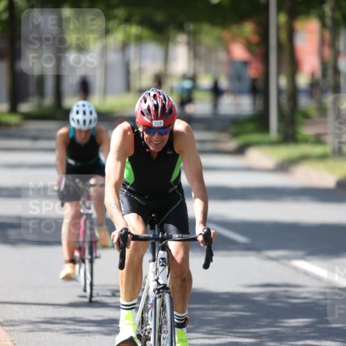 10.08.2025 - GEWOBA Citytriathlon Bremen Yannick Fuchs http://msf.ph/oto/8565481 10.08.2025 14:49:09 Radfahren 318, 351, 373, 401, 403 meine-sportfotos.de