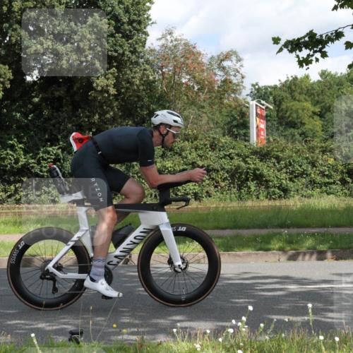 10.08.2025 - GEWOBA Citytriathlon Bremen Yannick Fuchs http://msf.ph/oto/8565482 10.08.2025 12:07:41 Radfahren 559, 609, 646, 650, 660, 693, 705, 706, 721, 723, 740, 815, 879 meine-sportfotos.de