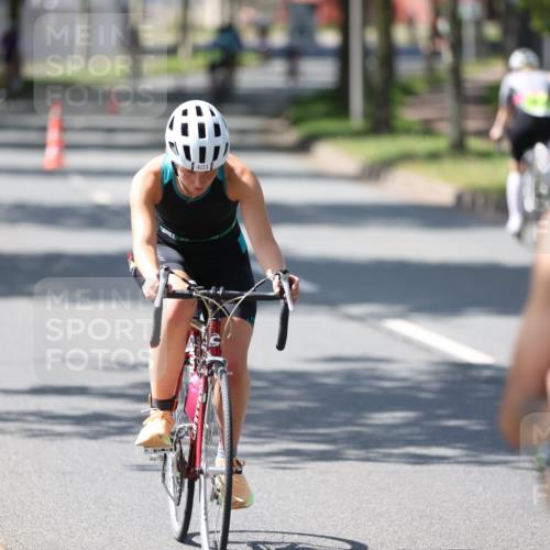 10.08.2025 - GEWOBA Citytriathlon Bremen Yannick Fuchs http://msf.ph/oto/8565486 10.08.2025 14:49:10 Radfahren 318, 351, 373, 401, 403 meine-sportfotos.de