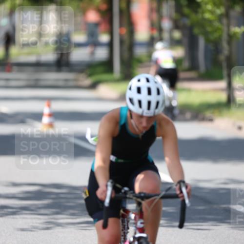 10.08.2025 - GEWOBA Citytriathlon Bremen Yannick Fuchs http://msf.ph/oto/8565489 10.08.2025 14:49:10 Radfahren 318, 351, 373, 401, 403 meine-sportfotos.de