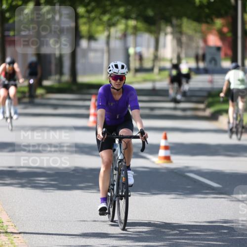 10.08.2025 - GEWOBA Citytriathlon Bremen Yannick Fuchs http://msf.ph/oto/8565498 10.08.2025 14:49:17 Radfahren 351, 373, 401, 403 meine-sportfotos.de