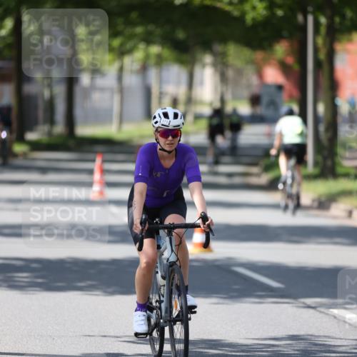 10.08.2025 - GEWOBA Citytriathlon Bremen Yannick Fuchs http://msf.ph/oto/8565499 10.08.2025 14:49:17 Radfahren 351, 373, 401, 403 meine-sportfotos.de