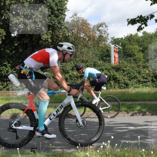 10.08.2025 - GEWOBA Citytriathlon Bremen Yannick Fuchs http://msf.ph/oto/8565506 10.08.2025 12:07:48 Radfahren 559, 609, 646, 660, 693, 696, 698, 705, 706, 721, 723, 740, 879 meine-sportfotos.de