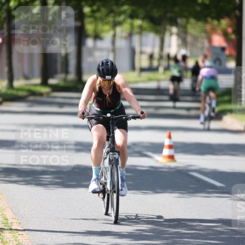 10.08.2025 - GEWOBA Citytriathlon Bremen Yannick Fuchs http://msf.ph/oto/8565512 10.08.2025 14:49:20 Radfahren 286, 373, 401 meine-sportfotos.de
