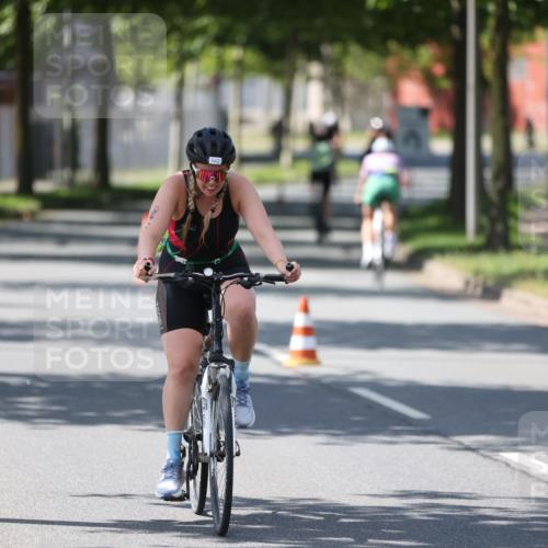 10.08.2025 - GEWOBA Citytriathlon Bremen Yannick Fuchs http://msf.ph/oto/8565513 10.08.2025 14:49:20 Radfahren 286, 373, 401 meine-sportfotos.de