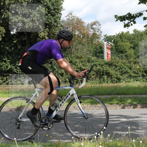 10.08.2025 - GEWOBA Citytriathlon Bremen Yannick Fuchs http://msf.ph/oto/8565516 10.08.2025 12:07:52 Radfahren 559, 574, 609, 646, 660, 693, 696, 698, 705, 706, 721, 723, 879 meine-sportfotos.de