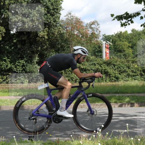 10.08.2025 - GEWOBA Citytriathlon Bremen Yannick Fuchs http://msf.ph/oto/8565519 10.08.2025 12:07:55 Radfahren 559, 574, 609, 646, 660, 696, 698, 706, 721, 723, 879 meine-sportfotos.de