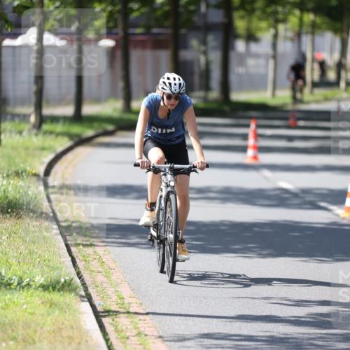 10.08.2025 - GEWOBA Citytriathlon Bremen Yannick Fuchs http://msf.ph/oto/8565520 10.08.2025 14:49:22 Radfahren 286, 373, 401, 491 meine-sportfotos.de