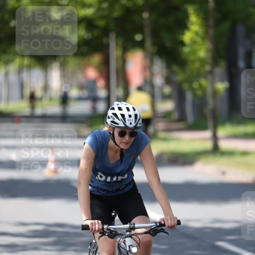 10.08.2025 - GEWOBA Citytriathlon Bremen Yannick Fuchs http://msf.ph/oto/8565527 10.08.2025 14:49:24 Radfahren 286, 373, 401, 461, 491 meine-sportfotos.de