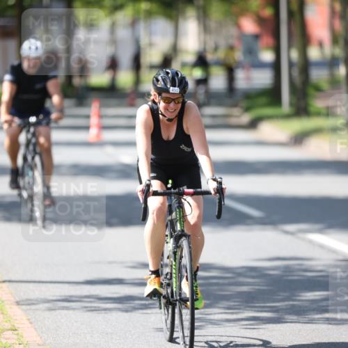 10.08.2025 - GEWOBA Citytriathlon Bremen Yannick Fuchs http://msf.ph/oto/8565530 10.08.2025 14:49:33 Radfahren 6, 286, 328, 377, 401, 402, 429, 461, 466, 491, 517 meine-sportfotos.de