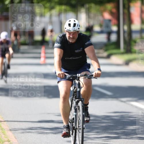 10.08.2025 - GEWOBA Citytriathlon Bremen Yannick Fuchs http://msf.ph/oto/8565536 10.08.2025 14:49:34 Radfahren 6, 286, 328, 377, 401, 402, 429, 461, 466, 491, 517 meine-sportfotos.de