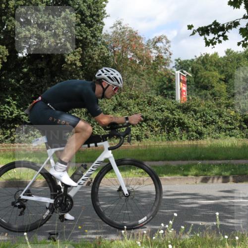10.08.2025 - GEWOBA Citytriathlon Bremen Yannick Fuchs http://msf.ph/oto/8565542 10.08.2025 12:08:17 Radfahren 595, 661 meine-sportfotos.de