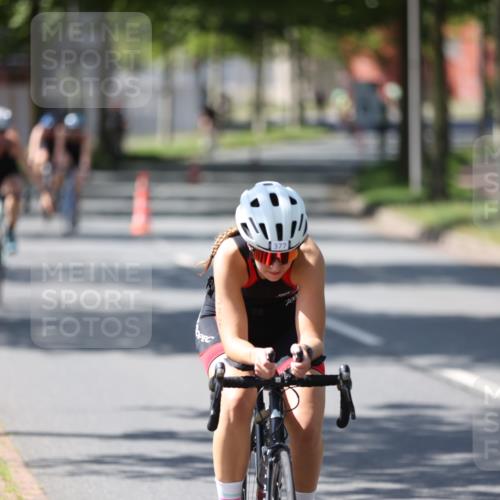 10.08.2025 - GEWOBA Citytriathlon Bremen Yannick Fuchs http://msf.ph/oto/8565554 10.08.2025 14:49:38 Radfahren 6, 169, 286, 305, 328, 377, 402, 407, 429, 461, 466, 491, 517 meine-sportfotos.de