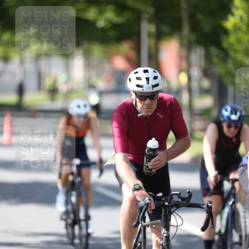 10.08.2025 - GEWOBA Citytriathlon Bremen Yannick Fuchs http://msf.ph/oto/8565574 10.08.2025 14:49:42 Radfahren 6, 169, 193, 286, 305, 328, 377, 402, 407, 429, 461, 466, 491, 517 meine-sportfotos.de