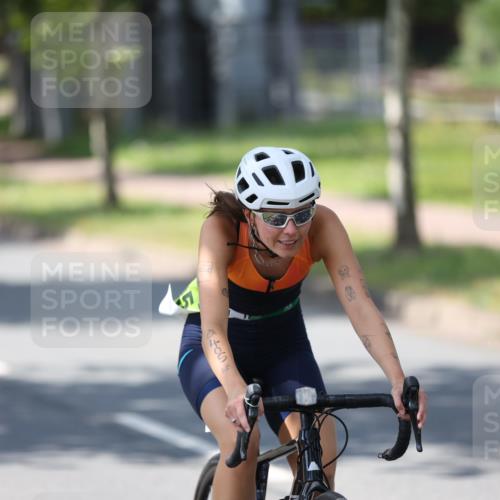 10.08.2025 - GEWOBA Citytriathlon Bremen Yannick Fuchs http://msf.ph/oto/8565580 10.08.2025 14:49:43 Radfahren 6, 169, 193, 286, 305, 328, 377, 402, 407, 429, 461, 466, 491, 509, 517 meine-sportfotos.de