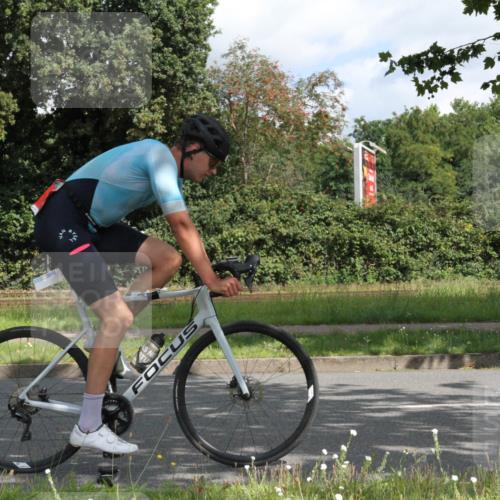 10.08.2025 - GEWOBA Citytriathlon Bremen Yannick Fuchs http://msf.ph/oto/8565583 10.08.2025 12:08:39 Radfahren 597, 603, 608, 672, 677, 737, 797, 883 meine-sportfotos.de