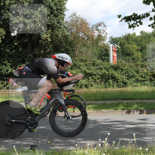 10.08.2025 - GEWOBA Citytriathlon Bremen Yannick Fuchs http://msf.ph/oto/8565590 10.08.2025 12:08:47 Radfahren 608, 619, 672, 677, 684, 737, 797, 850, 883 meine-sportfotos.de