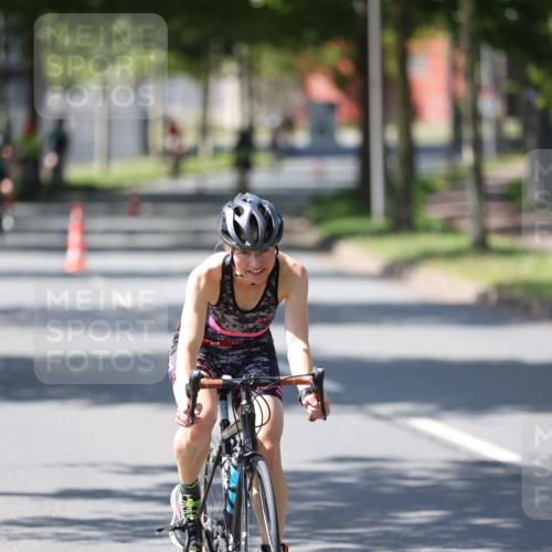 10.08.2025 - GEWOBA Citytriathlon Bremen Yannick Fuchs http://msf.ph/oto/8565592 10.08.2025 14:49:45 Radfahren 6, 169, 193, 305, 328, 377, 402, 407, 429, 461, 466, 491, 509, 517 meine-sportfotos.de