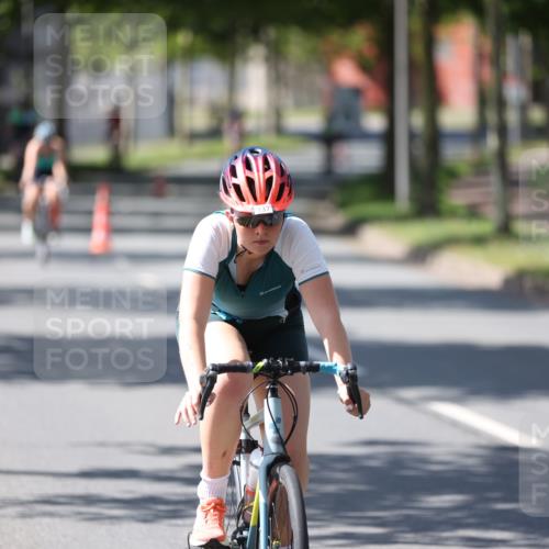 10.08.2025 - GEWOBA Citytriathlon Bremen Yannick Fuchs http://msf.ph/oto/8565605 10.08.2025 14:49:47 Radfahren 6, 169, 193, 305, 322, 328, 377, 402, 407, 429, 461, 466, 509, 517 meine-sportfotos.de