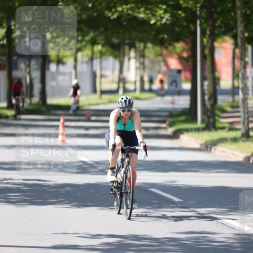 10.08.2025 - GEWOBA Citytriathlon Bremen Yannick Fuchs http://msf.ph/oto/8565612 10.08.2025 14:49:49 Radfahren 6, 169, 193, 293, 305, 322, 328, 377, 402, 407, 429, 466, 509, 517 meine-sportfotos.de
