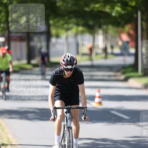 10.08.2025 - GEWOBA Citytriathlon Bremen Yannick Fuchs http://msf.ph/oto/8565628 10.08.2025 14:49:52 Radfahren 6, 120, 169, 193, 293, 305, 322, 402, 407, 429, 466, 509, 517 meine-sportfotos.de