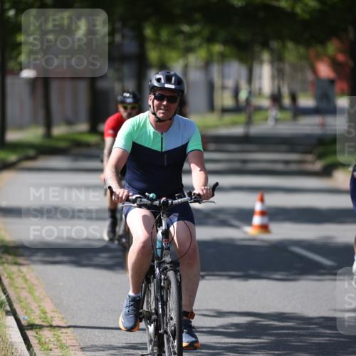 10.08.2025 - GEWOBA Citytriathlon Bremen Yannick Fuchs http://msf.ph/oto/8565639 10.08.2025 14:49:56 Radfahren 6, 120, 169, 193, 293, 305, 322, 356, 400, 407, 466, 509 meine-sportfotos.de