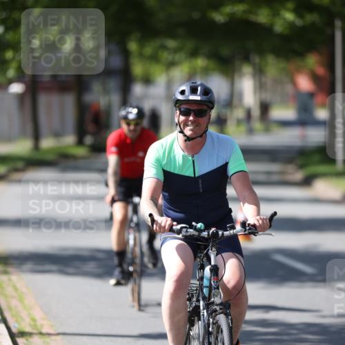 10.08.2025 - GEWOBA Citytriathlon Bremen Yannick Fuchs http://msf.ph/oto/8565642 10.08.2025 14:49:57 Radfahren 120, 169, 193, 293, 305, 322, 356, 400, 407, 509 meine-sportfotos.de