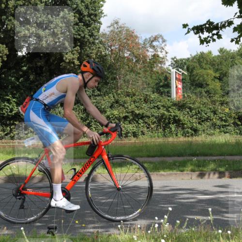 10.08.2025 - GEWOBA Citytriathlon Bremen Yannick Fuchs http://msf.ph/oto/8565643 10.08.2025 12:09:28 Radfahren 611, 633, 674, 814, 837, 880, 890, 896 meine-sportfotos.de