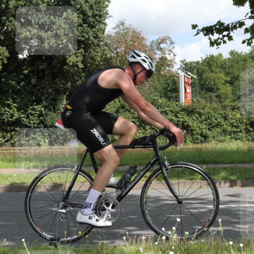10.08.2025 - GEWOBA Citytriathlon Bremen Yannick Fuchs http://msf.ph/oto/8565648 10.08.2025 12:09:35 Radfahren 611, 633, 674, 697, 703, 814, 880 meine-sportfotos.de
