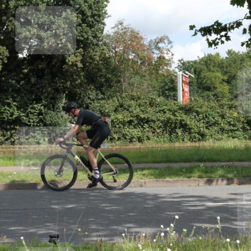 10.08.2025 - GEWOBA Citytriathlon Bremen Yannick Fuchs http://msf.ph/oto/8565658 10.08.2025 12:09:43 Radfahren 586, 674, 688, 697, 703, 732, 849 meine-sportfotos.de
