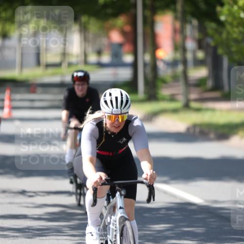10.08.2025 - GEWOBA Citytriathlon Bremen Yannick Fuchs http://msf.ph/oto/8565672 10.08.2025 14:50:10 Radfahren 120, 293, 322, 352, 356, 400, 410 meine-sportfotos.de