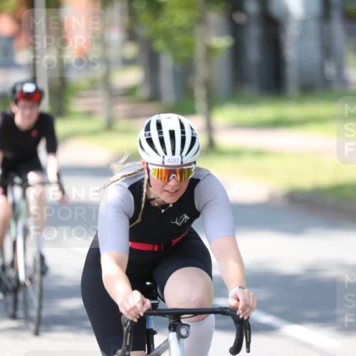 10.08.2025 - GEWOBA Citytriathlon Bremen Yannick Fuchs http://msf.ph/oto/8565674 10.08.2025 14:50:10 Radfahren 120, 293, 322, 352, 356, 400, 410 meine-sportfotos.de