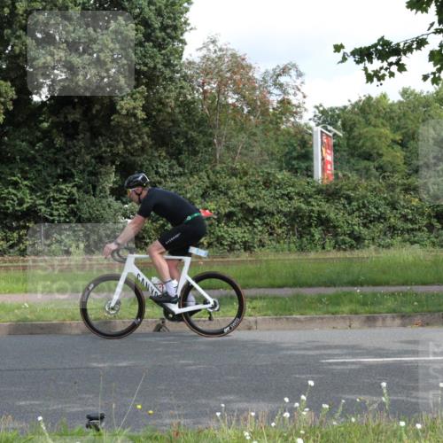 10.08.2025 - GEWOBA Citytriathlon Bremen Yannick Fuchs http://msf.ph/oto/8565683 10.08.2025 12:09:49 Radfahren 586, 607, 628, 688, 697, 703, 732, 830, 849 meine-sportfotos.de