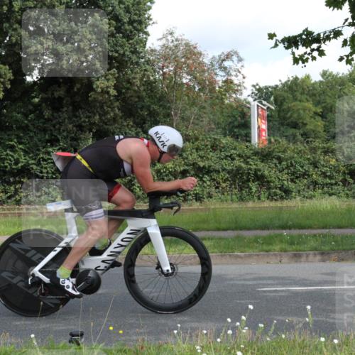 10.08.2025 - GEWOBA Citytriathlon Bremen Yannick Fuchs http://msf.ph/oto/8565685 10.08.2025 12:09:50 Radfahren 586, 607, 628, 688, 697, 703, 732, 830, 849 meine-sportfotos.de