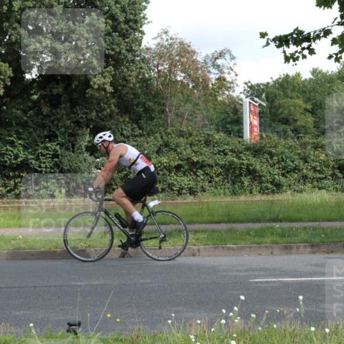 10.08.2025 - GEWOBA Citytriathlon Bremen Yannick Fuchs http://msf.ph/oto/8565688 10.08.2025 12:09:51 Radfahren 586, 607, 628, 688, 697, 703, 732, 830, 849 meine-sportfotos.de