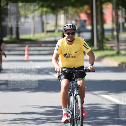10.08.2025 - GEWOBA Citytriathlon Bremen Yannick Fuchs http://msf.ph/oto/8565705 10.08.2025 14:50:36 Radfahren 231, 416, 504 meine-sportfotos.de