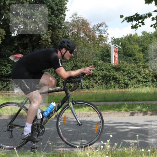 10.08.2025 - GEWOBA Citytriathlon Bremen Yannick Fuchs http://msf.ph/oto/8565720 10.08.2025 12:10:02 Radfahren 586, 607, 628, 688, 732, 830, 849, 1024 meine-sportfotos.de
