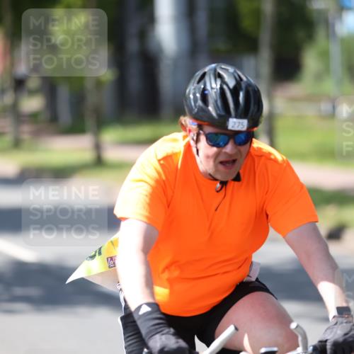 10.08.2025 - GEWOBA Citytriathlon Bremen Yannick Fuchs http://msf.ph/oto/8565722 10.08.2025 14:51:02 Radfahren 275, 379, 411, 470, 494 meine-sportfotos.de