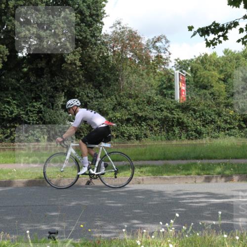 10.08.2025 - GEWOBA Citytriathlon Bremen Yannick Fuchs http://msf.ph/oto/8565725 10.08.2025 12:10:05 Radfahren 586, 607, 628, 688, 732, 830, 1024 meine-sportfotos.de