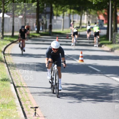 10.08.2025 - GEWOBA Citytriathlon Bremen Yannick Fuchs http://msf.ph/oto/8565726 10.08.2025 14:51:09 Radfahren 338, 379, 411, 470, 494 meine-sportfotos.de