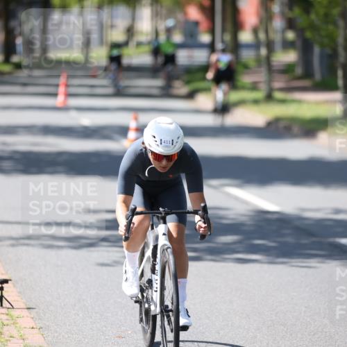 10.08.2025 - GEWOBA Citytriathlon Bremen Yannick Fuchs http://msf.ph/oto/8565730 10.08.2025 14:51:09 Radfahren 338, 379, 411, 470, 494 meine-sportfotos.de